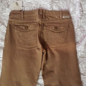 J & COMPANY CAMEL JEANS SIZE 28.